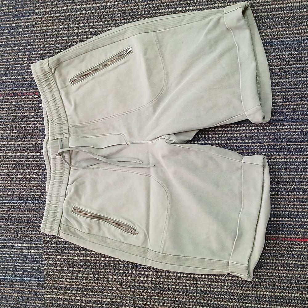 Athleta Farallon Bermuda Shorts 8 Palm Green - Picture 3 of 5